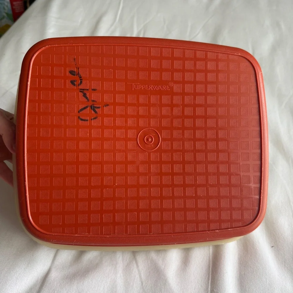 Vintage Tupperware Meat Marinade Server Paprika Red Almond Lid 1294 1295 Retro